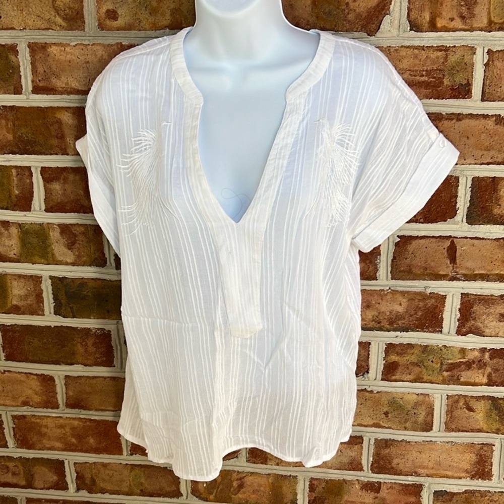 Obey White Sheer Relaxed V neck embellished Short Sleeve Blouse size XS